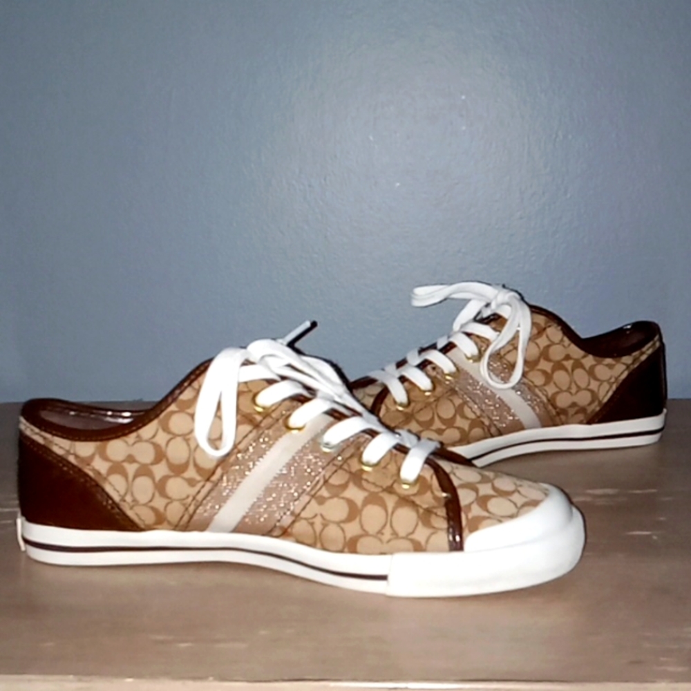 New Womens Size 8.5 Coach Shoes